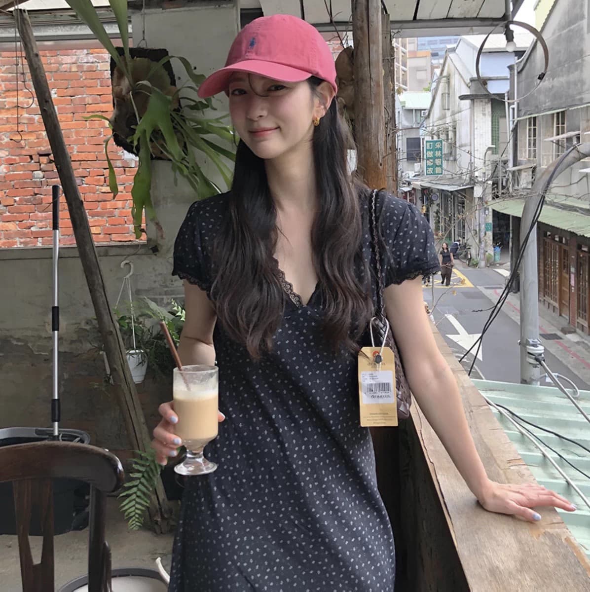 chic 한국 레이스 V넥 레이스업 허리 검정색 꽃무늬 롱 스커트 드레스 상세 이미지 3