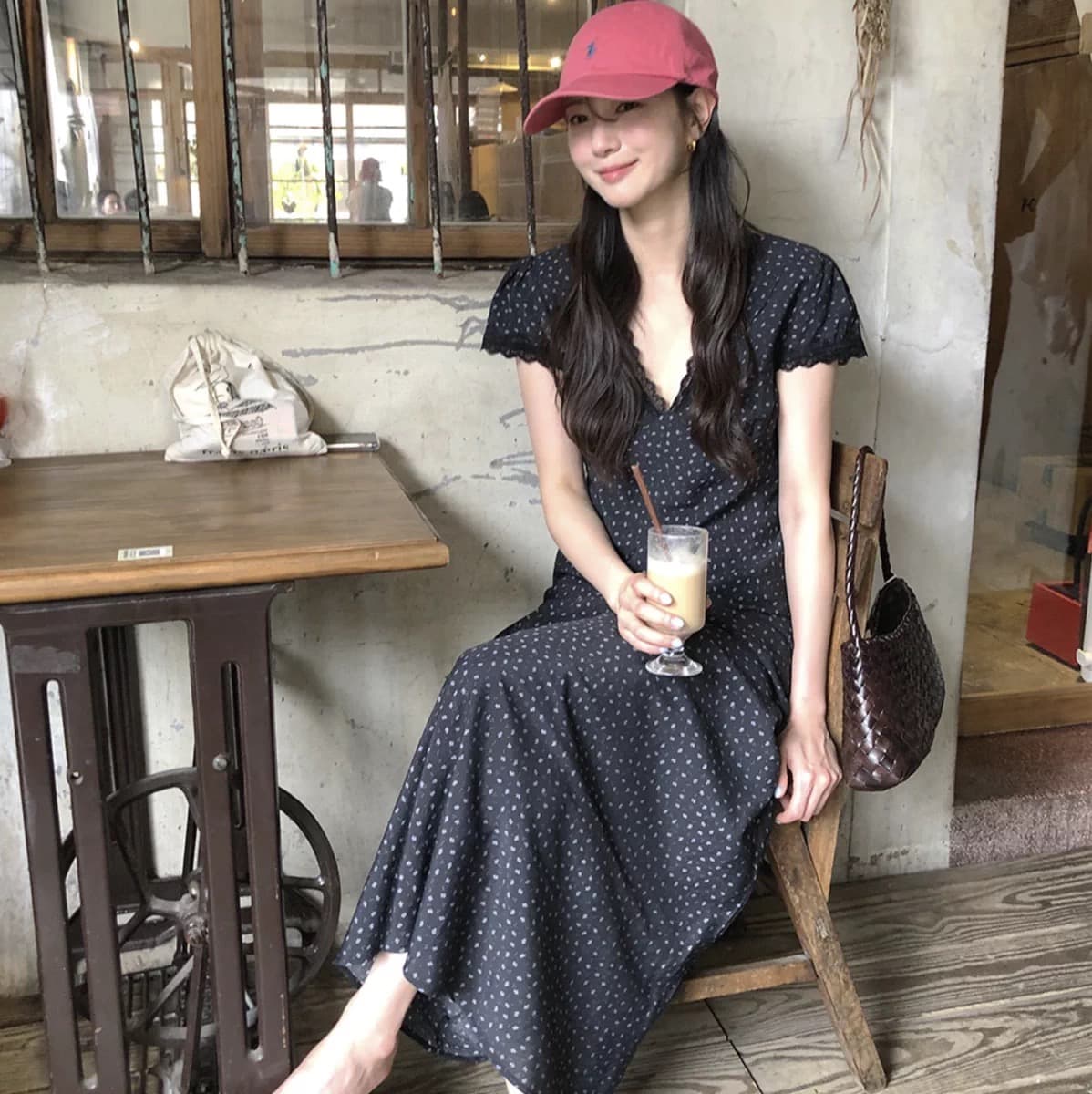 chic 한국 레이스 V넥 레이스업 허리 검정색 꽃무늬 롱 스커트 드레스 상세 이미지 5
