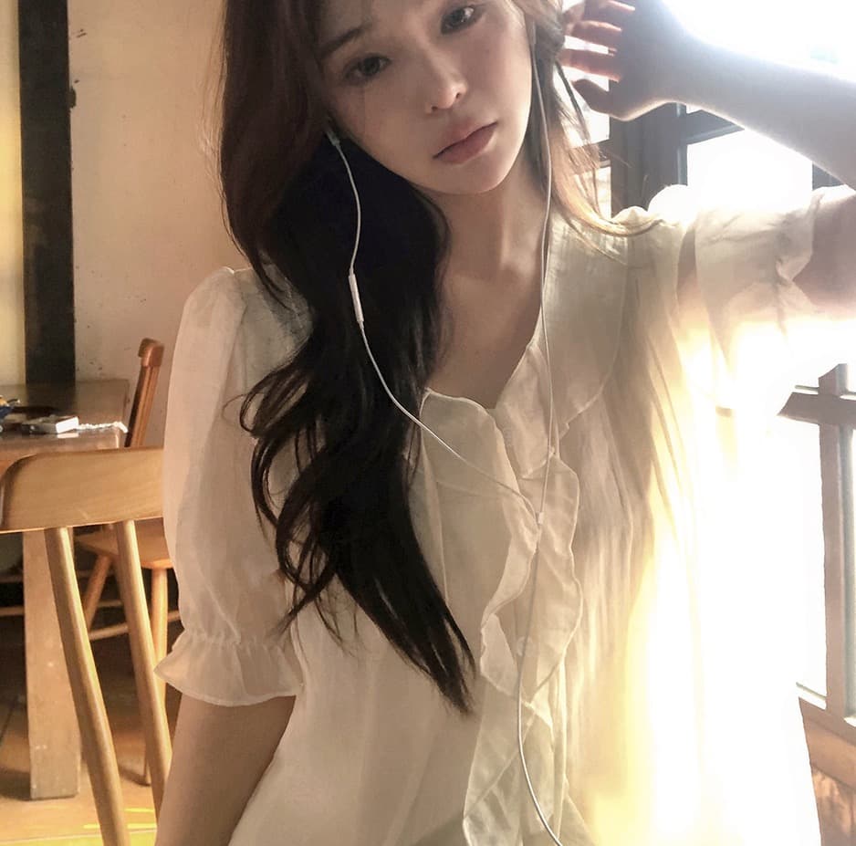 chic 달콤함 낭만주의 연령 감소 프릴 물결무늬 칼라 플리츠 레이스업 마이크로 ~을 통해 이중층 반팔 여성 셔츠 이미지 2