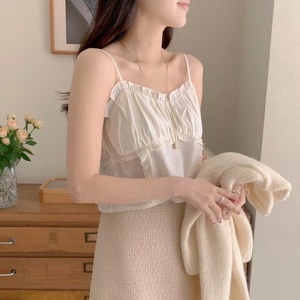 재고 있음 미니멀리즘 달콤함 부드러운 목이버섯 레이스 칼라 주름 디자인 슬립 작은 조끼 상세 이미지 3
