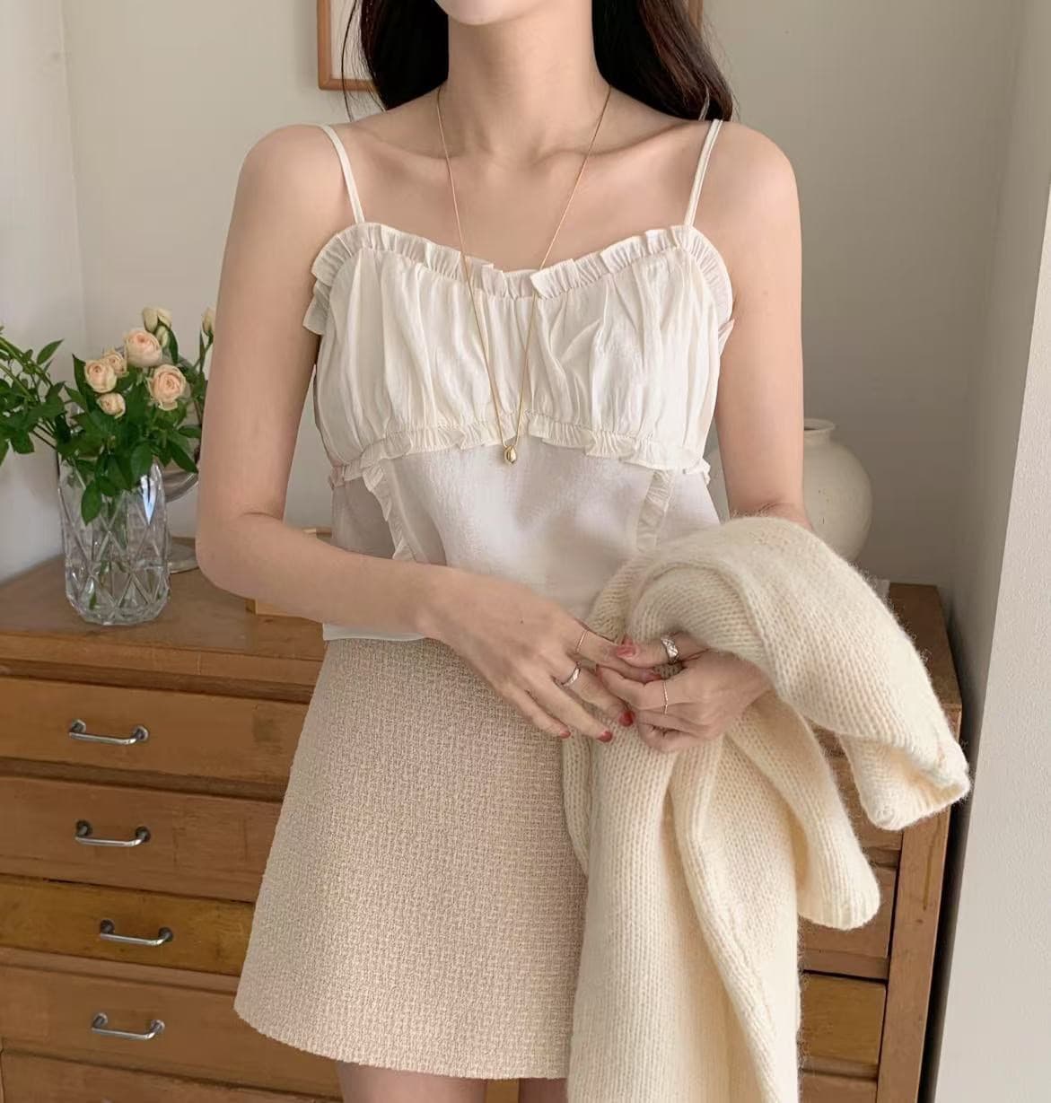 재고 있음 미니멀리즘 달콤함 부드러운 목이버섯 레이스 칼라 주름 디자인 슬립 작은 조끼 상세 이미지 11