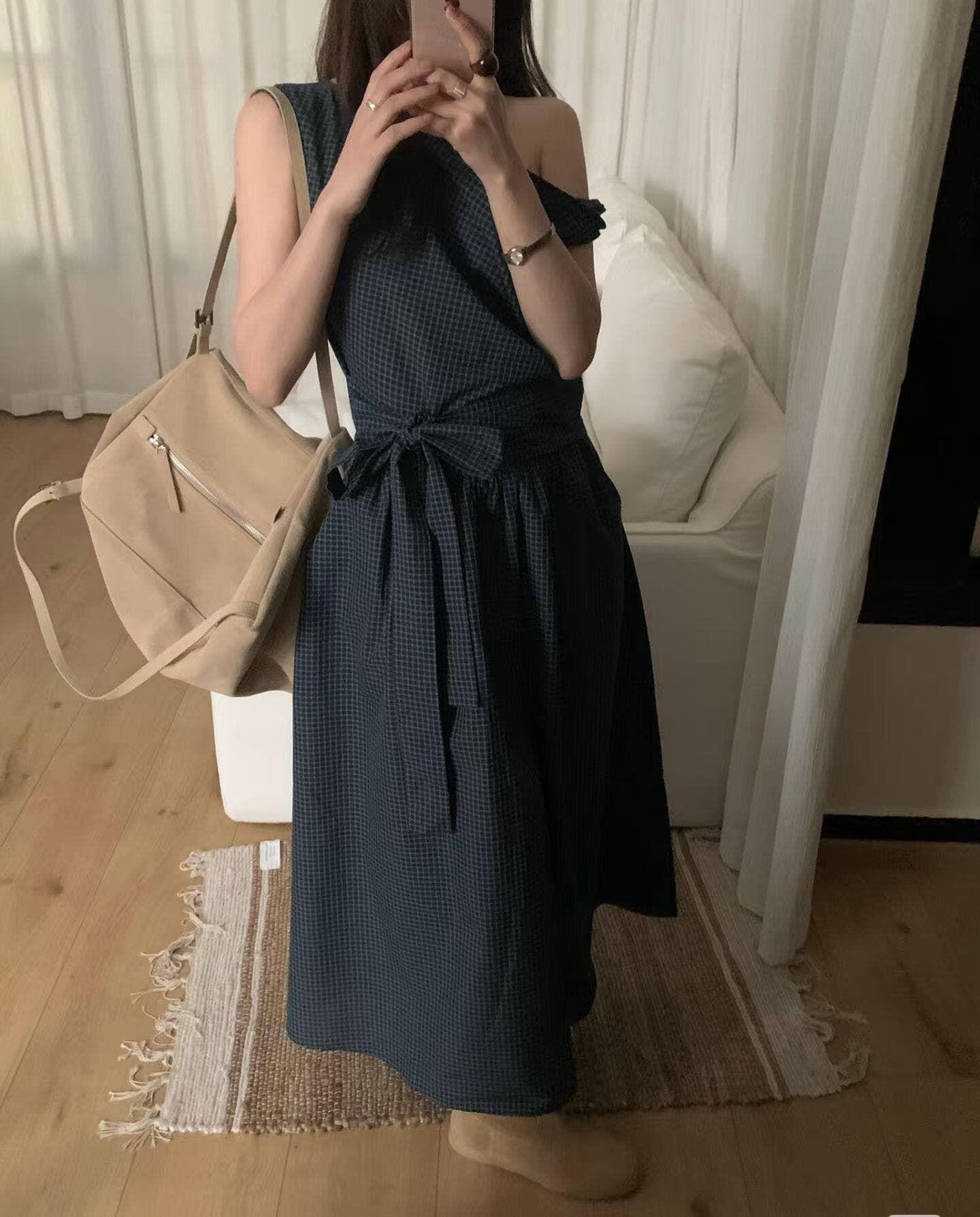 chic 한 부서 체크무늬 비대칭 매듭 비스듬한 어깨 민소매 드레스 상세 이미지 5