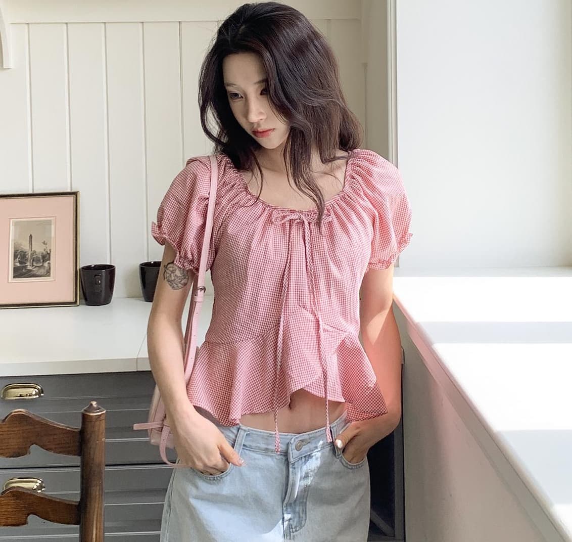재고 있음 여름 한 바람 디자인 센스 오프숄더 레이스업 거품 소매 체크무늬 프릴 반팔 셔츠 상세 이미지 6