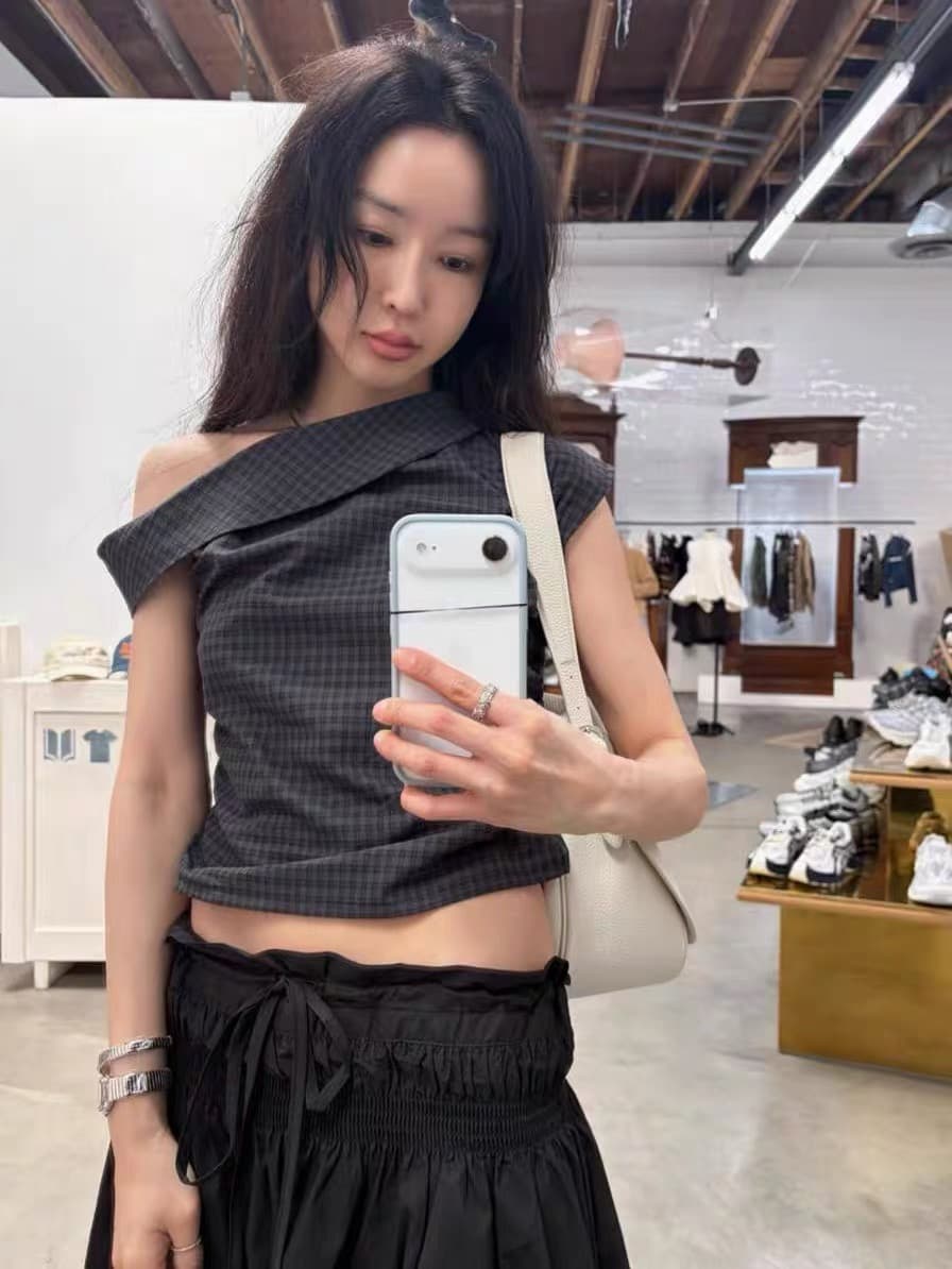 있음 창고 한국 여름 섹션 비대칭 비스듬한 어깨 칼라 디자인 품격 체크무늬 셔츠 상세 이미지 16