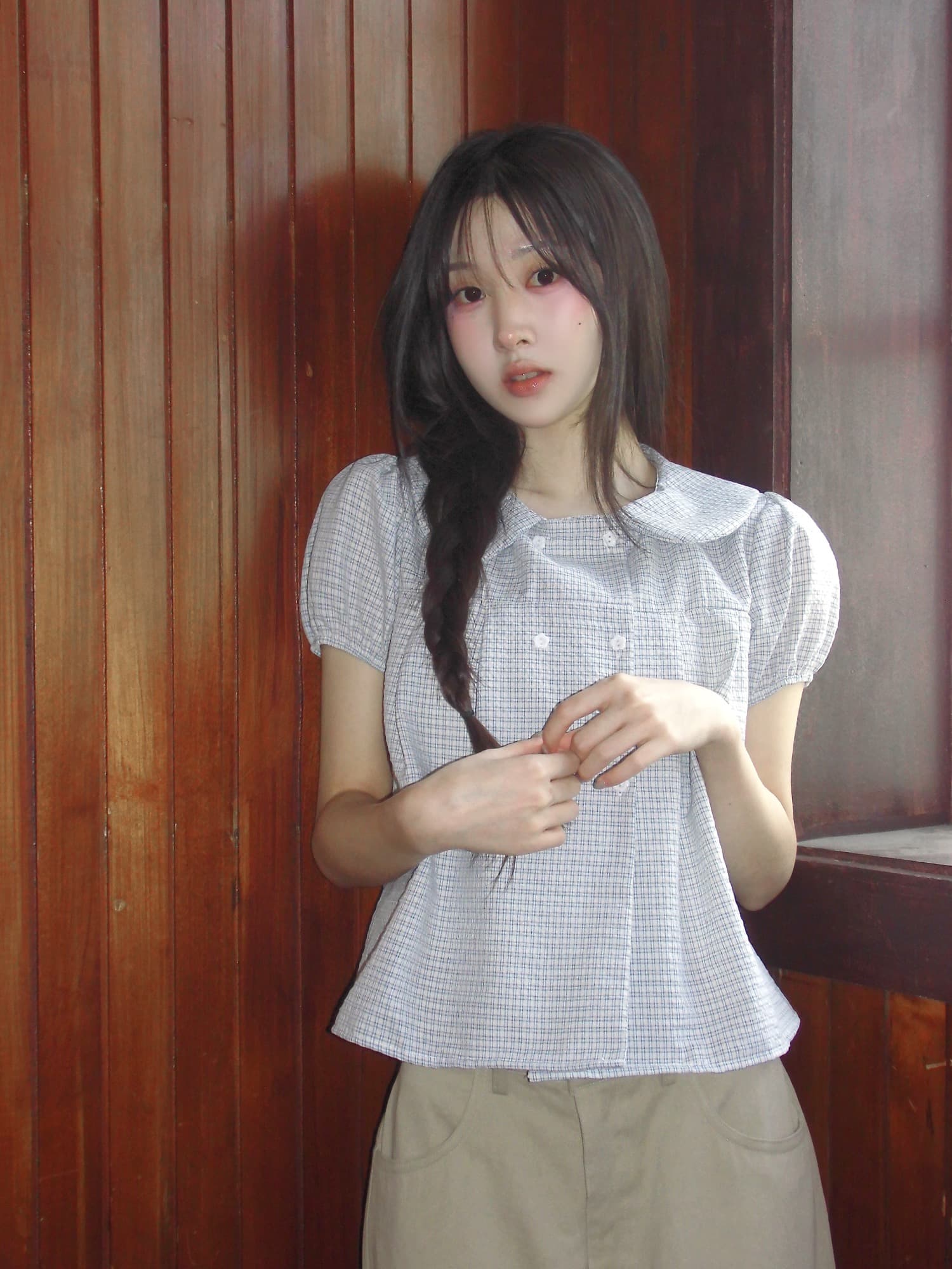 재고 있음 한국 스타일 여름 새로운 연령 감소 베이비 칼라 꽃 버클 이중 버튼 반팔 셔츠 이미지 4