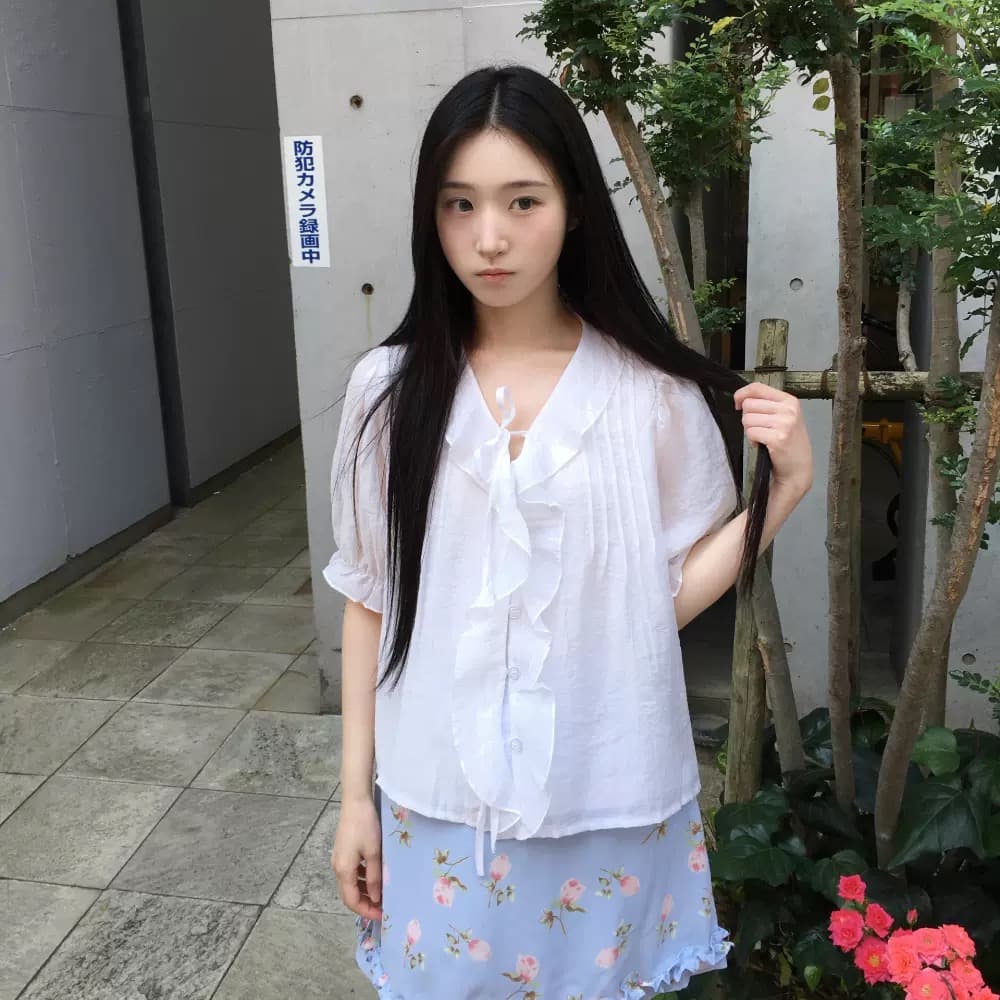 2026 여름 프릴 폴로 칼라 화이트 반팔 셔츠 이미지 3
