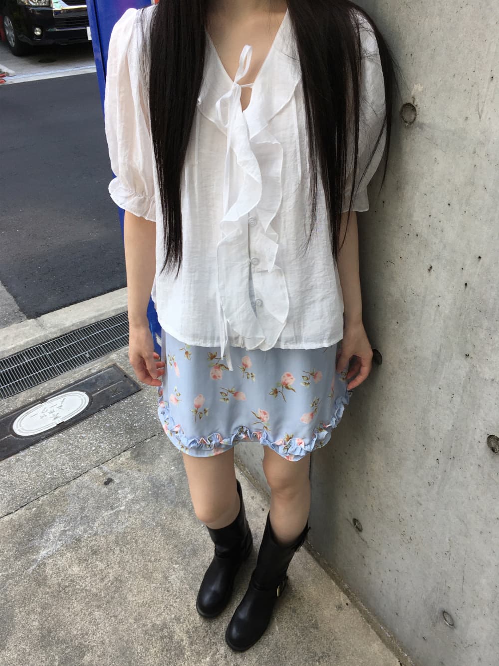 2026 여름 프릴 폴로 칼라 화이트 반팔 셔츠 상세 이미지 4
