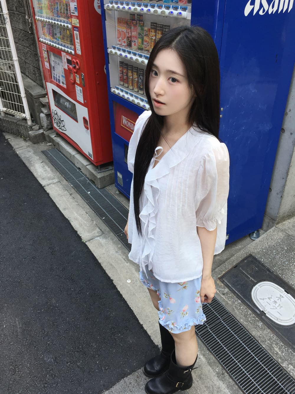 2026 여름 프릴 폴로 칼라 화이트 반팔 셔츠 상세 이미지 8