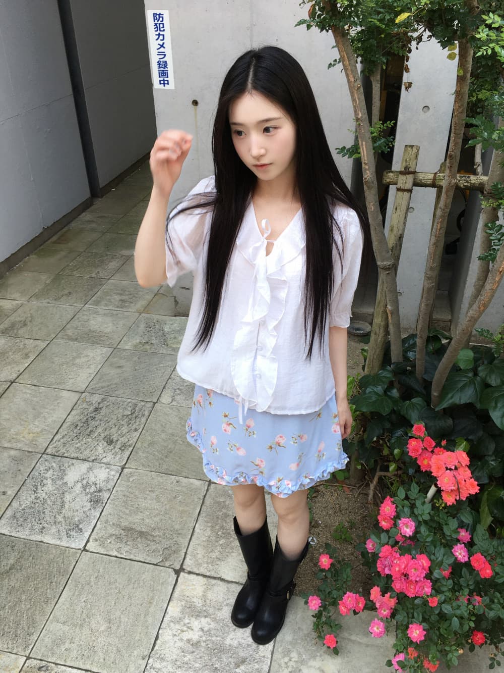 2026 여름 프릴 폴로 칼라 화이트 반팔 셔츠 상세 이미지 11