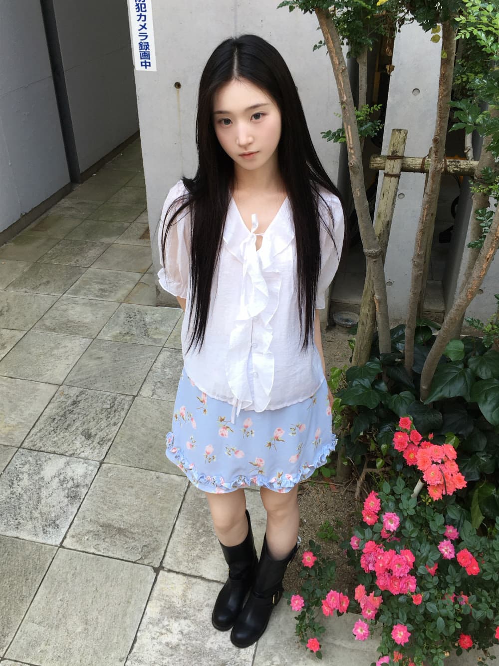 2026 여름 프릴 폴로 칼라 화이트 반팔 셔츠 상세 이미지 14