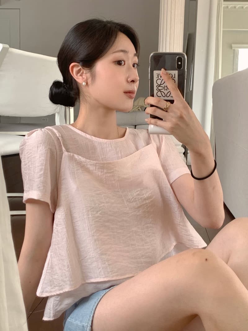 있음 선적 프랑스식 부드러운 바람 라운드 넥 스택 착용 디자인 투피스 세트 거품 소매 질감 센스 쉬폰 톱
