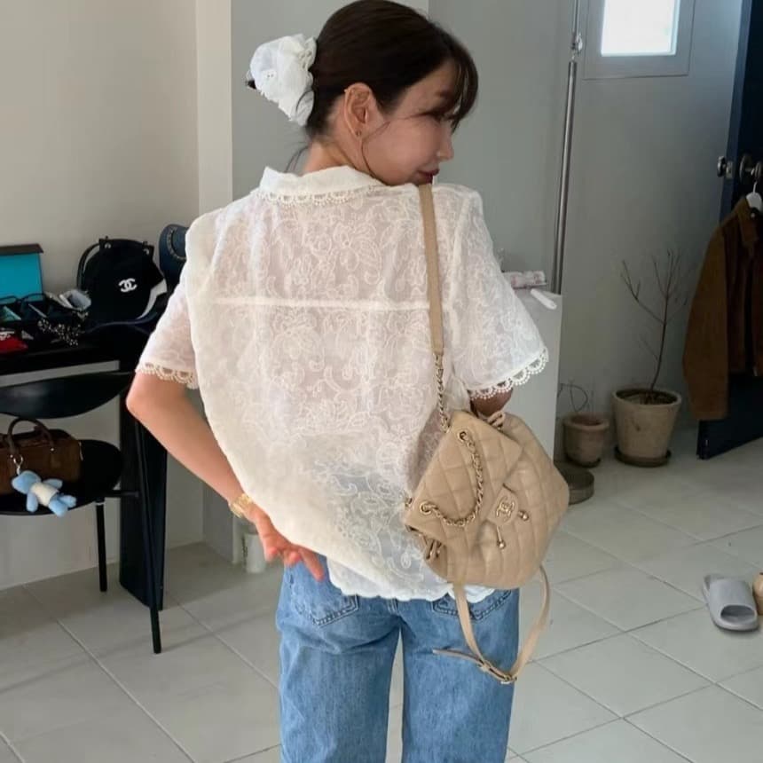 재고 있음 한국 스타일 새로운 품격 레이스 폴로 칼라 반팔 여성 셔츠 부드러운 연령 감소 한 부서 자수 작은 셔츠 상세 이미지 6