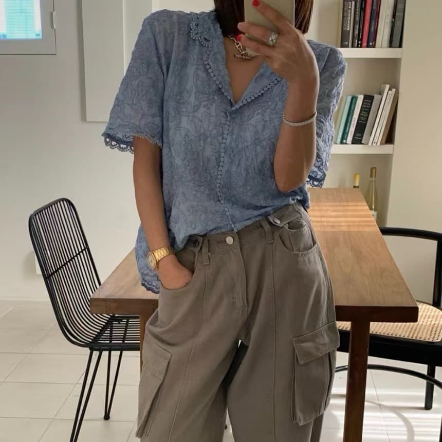재고 있음 한국 스타일 새로운 품격 레이스 폴로 칼라 반팔 여성 셔츠 부드러운 연령 감소 한 부서 자수 작은 셔츠 상세 이미지 7