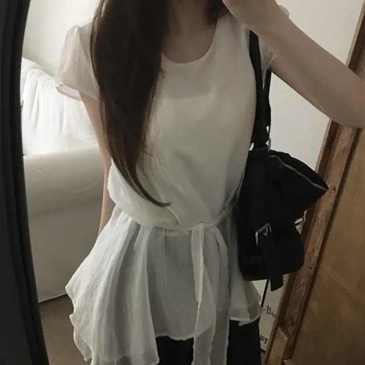 재고 있음 chic 동대문 새로운 미니멀리즘 불규칙 허리 수축 슬림해 보이는 라운드 넥 쉬폰 블라우스 상세 이미지 12