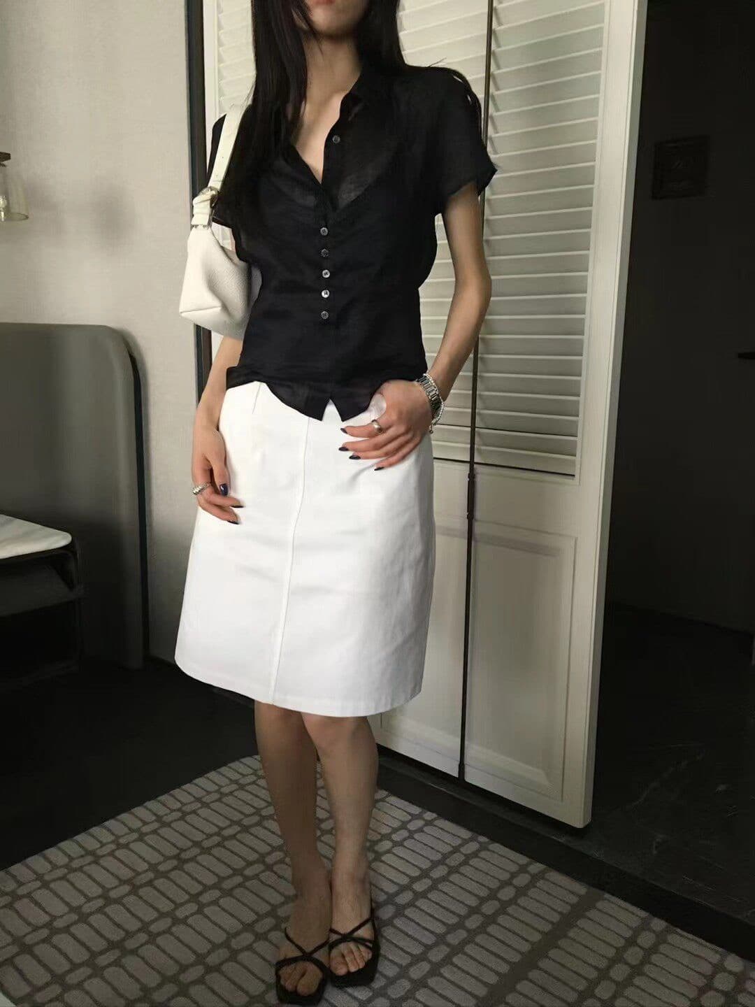 재고 있음 2026 여름 다용도 폴로 칼라 레이스업 행침 목 슬립 페이크 레이어드 반팔 셔츠 상세 이미지 12