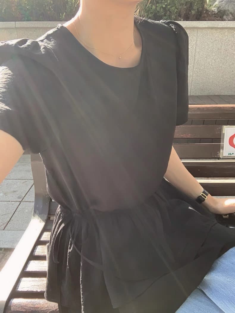재고 있음 한국 ins 라운드 넥 주름 거품 소매 이중층 프릴 셔츠 상세 이미지 12