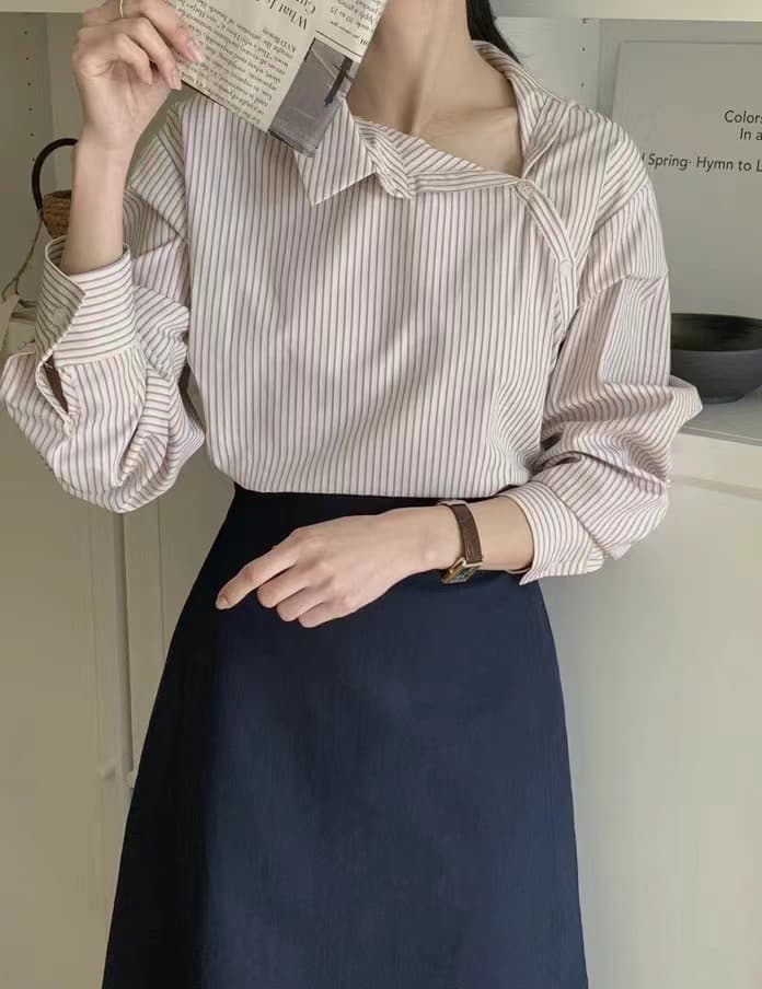 재고 있음 chic 한국 스타일 디자인 센스 Chic 폴로 칼라 불규칙 비스듬한 버클 스트라이프 긴팔 셔츠 상세 이미지 9