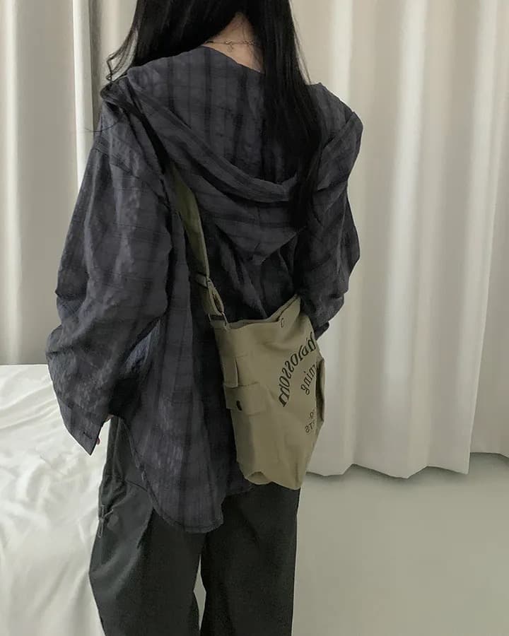 재고 있음 한국 스타일 다용도 체크무늬 후드 셔츠 여성 코트 자외선 차단 체크무늬 긴팔 셔츠 상세 이미지 4