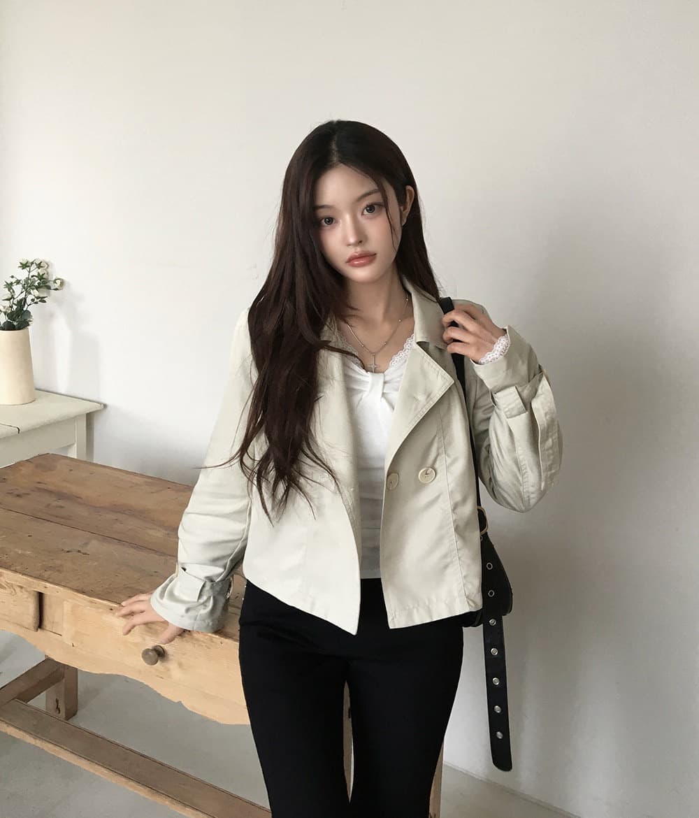 재고 있음 2026 가을 새로운 영국식 바람 이중 버튼 폴로 칼라 쇼트 스타일 긴팔 작은 바람 의류 여성 이미지 4