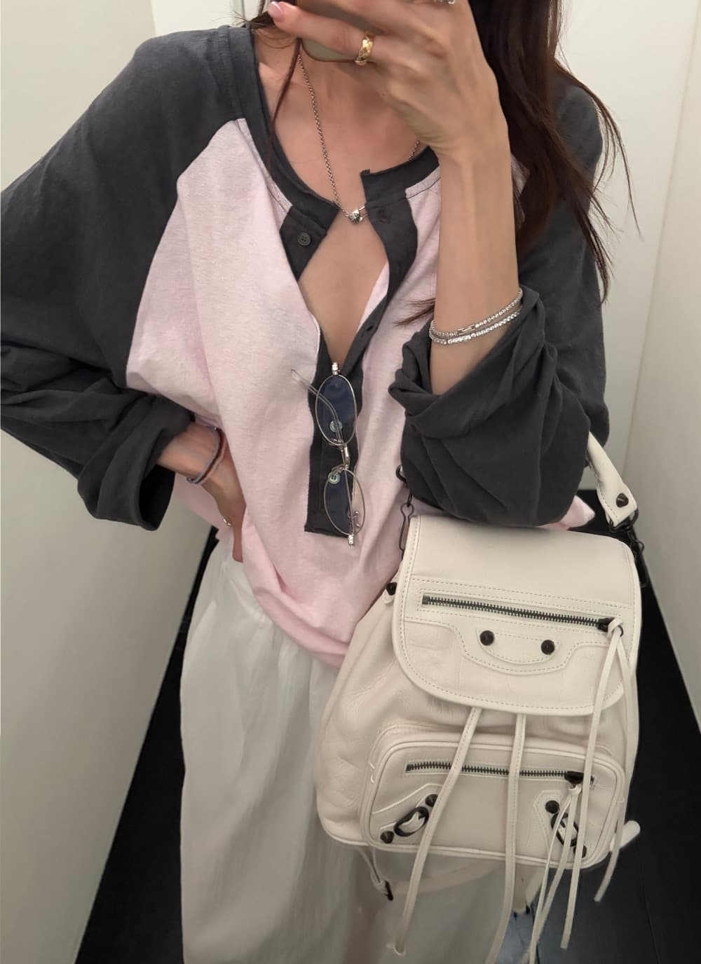 재고 있음 한국 동대문 느슨함 센스 느긋한 바람 얇은 스타일 배색 삽입 어깨 헨리 칼라 긴팔 티셔츠 여성 상세 이미지 4
