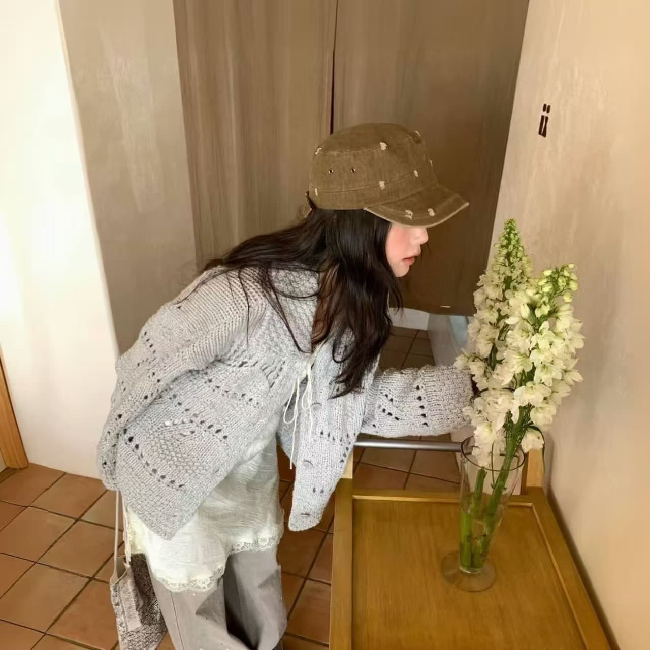 26 가을 겨울 한국 동대문 디자인 센스 홀로우 아웃 폴로 칼라 단색 니트 오픈 가디건 두꺼운 스웨터 코트 상세 이미지 31