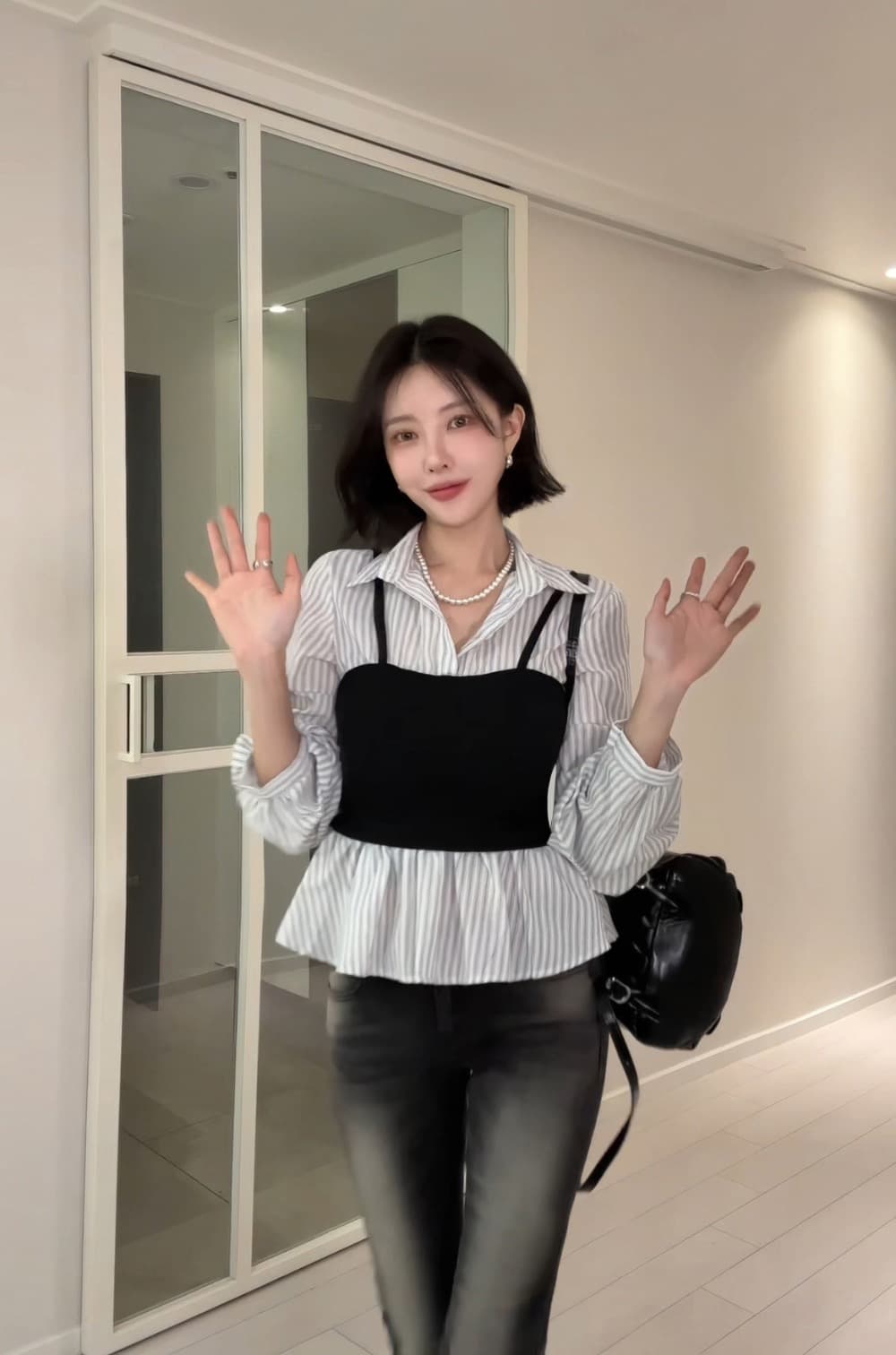 재고 있음 한국 스타일 스트라이프 허리 수축 슬림해 보이는 긴팔 디자인 센스 맨위 니트 패치워크 페이크 레이어드 여성 셔츠 상세 이미지 1
