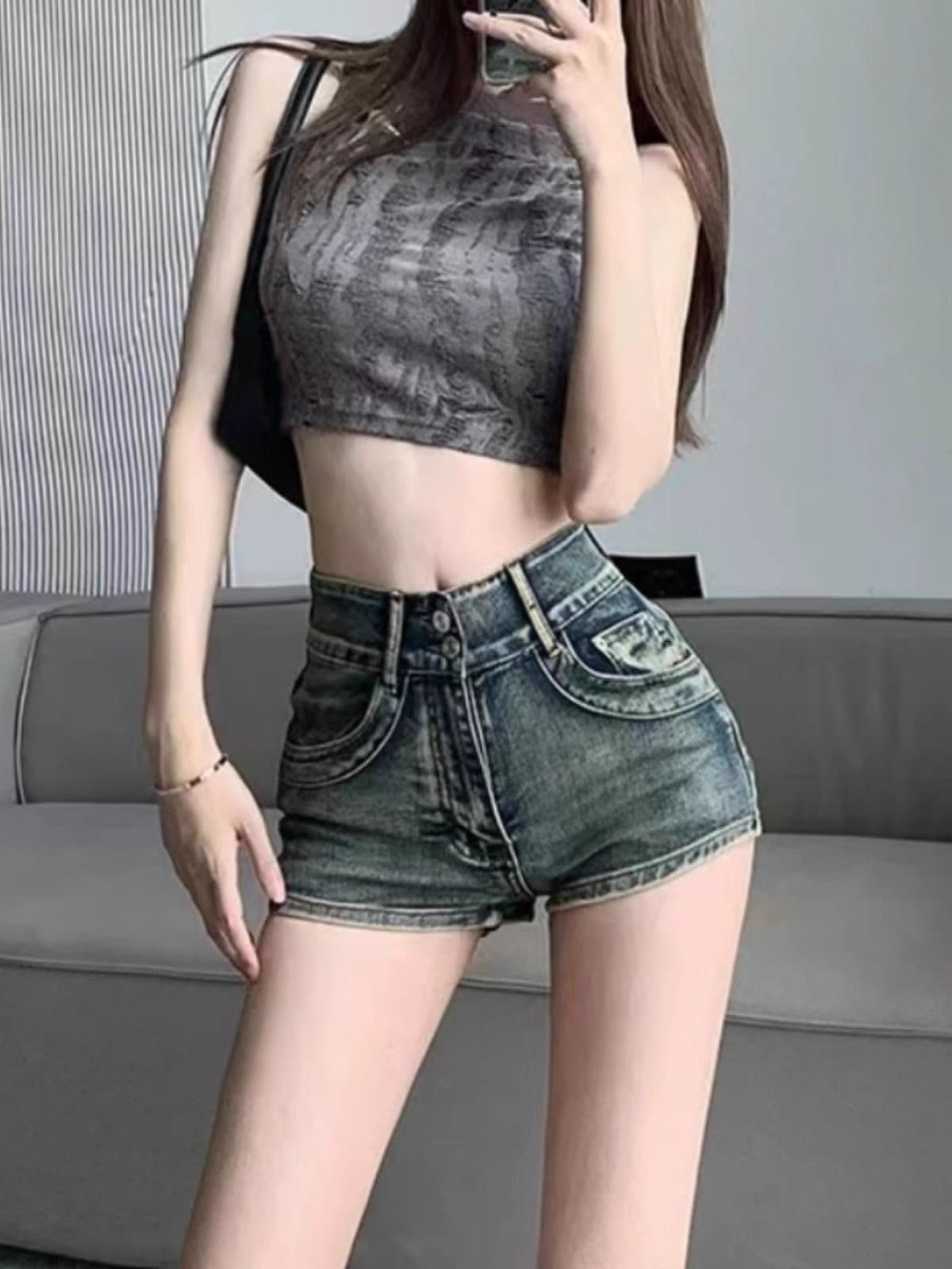 아메리칸 핫걸 레트로 데님 초단바지 여성 여름 2026 새로운 슬림해 보이는 타이트 스커트 와이드 레그 팬츠 거친 가장자리 뜨거운 바지 이미지 4