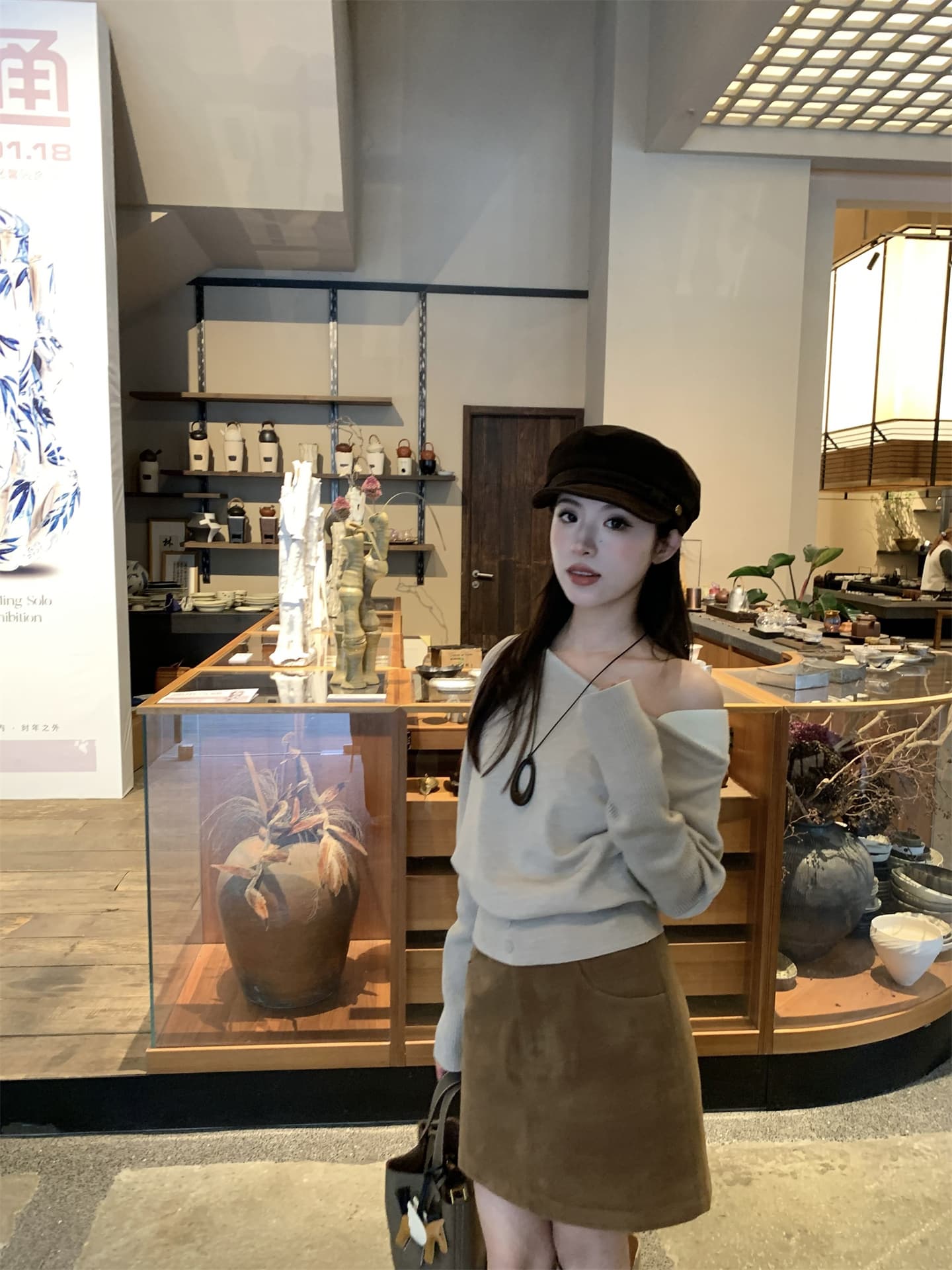 실사 정가 부드러운 품격 비스듬한 어깨 니트 스웨터 디자인 센스 루즈핏 느긋한 페이크 레이어드 스웨터 반 스커트 이미지 2
