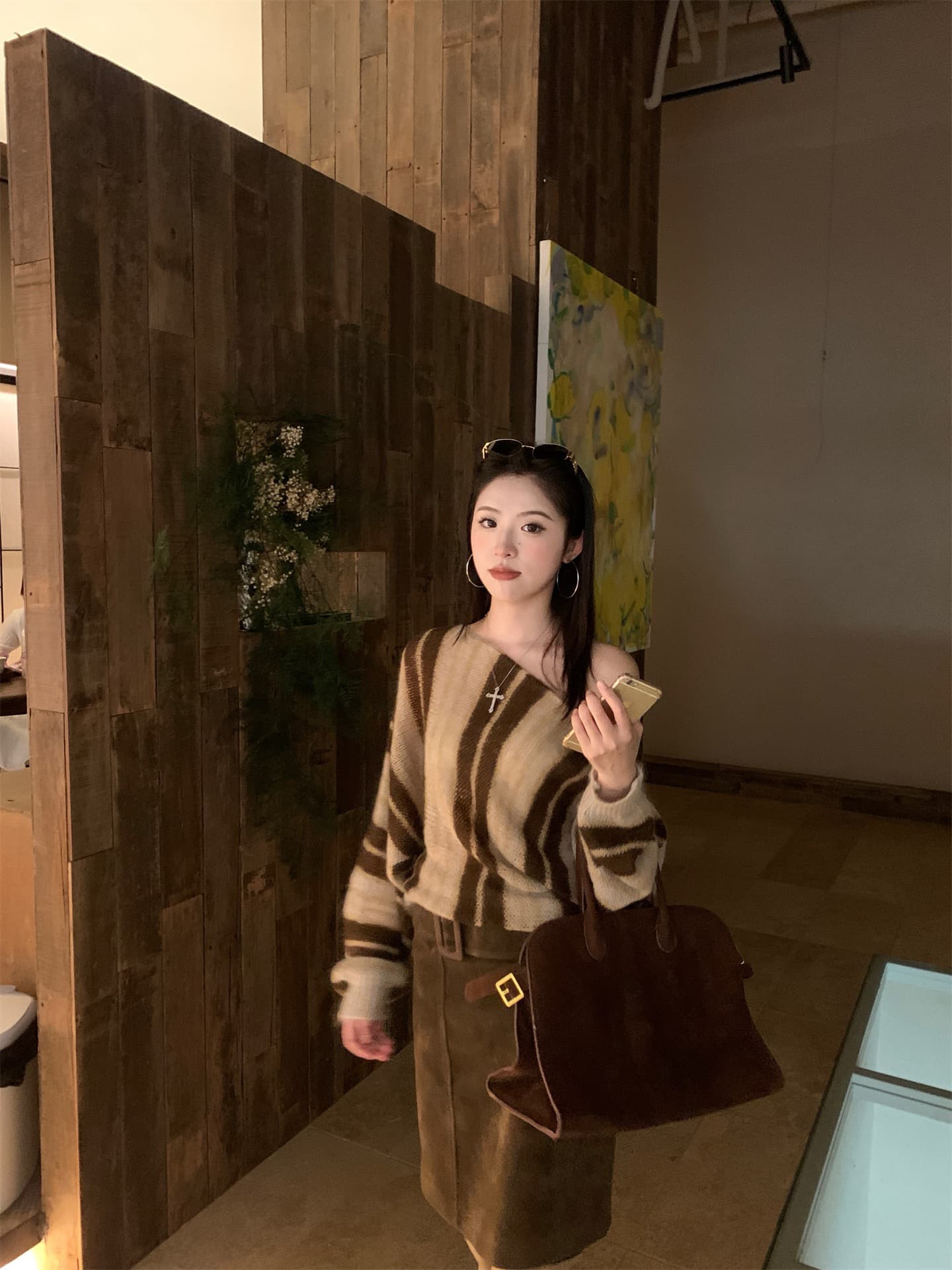 실사 정가 새로운 작은 대중 아니요 명중 섹션 비스듬한 어깨 스트라이프 긴팔 니트 스웨터 레트로 다용도 스웨이드 반 스커트 상세 이미지 2