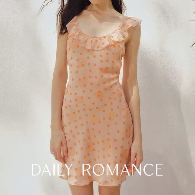 지금 재고 있음 dailyromance 스타 같은 단락 주황색 소다 뽕나무 누에 실크 비스듬한 자르다 프릴 슬립 드레스 이미지 5