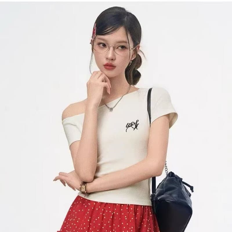 4 월 5 번 신제품 westayone 신제품 화이트 비스듬한 어깨 자수 몸매 가꾸기 반팔 t 슬림해 보이는 한 부서 출퇴근 이미지 5