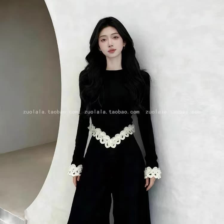 레이스 레이스 패치워크 긴팔 티셔츠 디자인 센스 작은 대중 벨벳 가을 겨울 새로운 프랑스식 레트로 맨위 여성