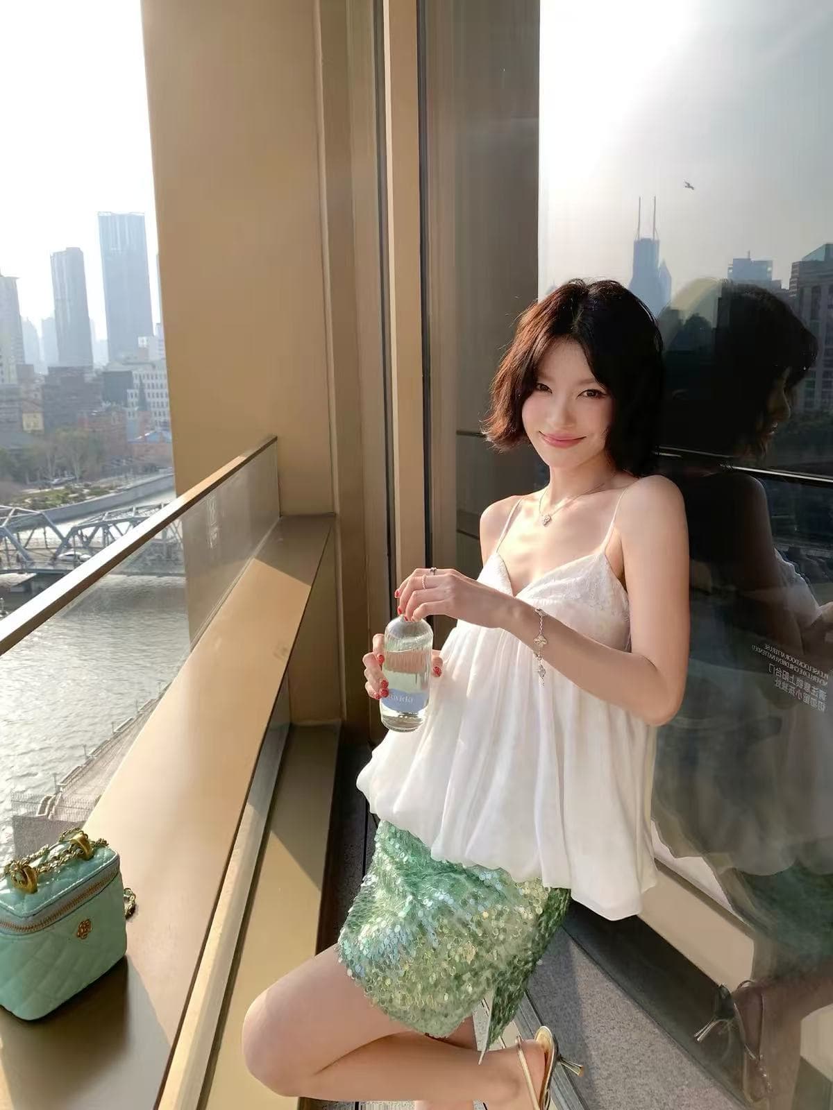쳉 하나 배 꽃밭 밑단 슬립 맨위 여성 순수한 욕망 분위기 센스 서있는 자르다 레이스 조각 투명 망사 조끼 이미지 4