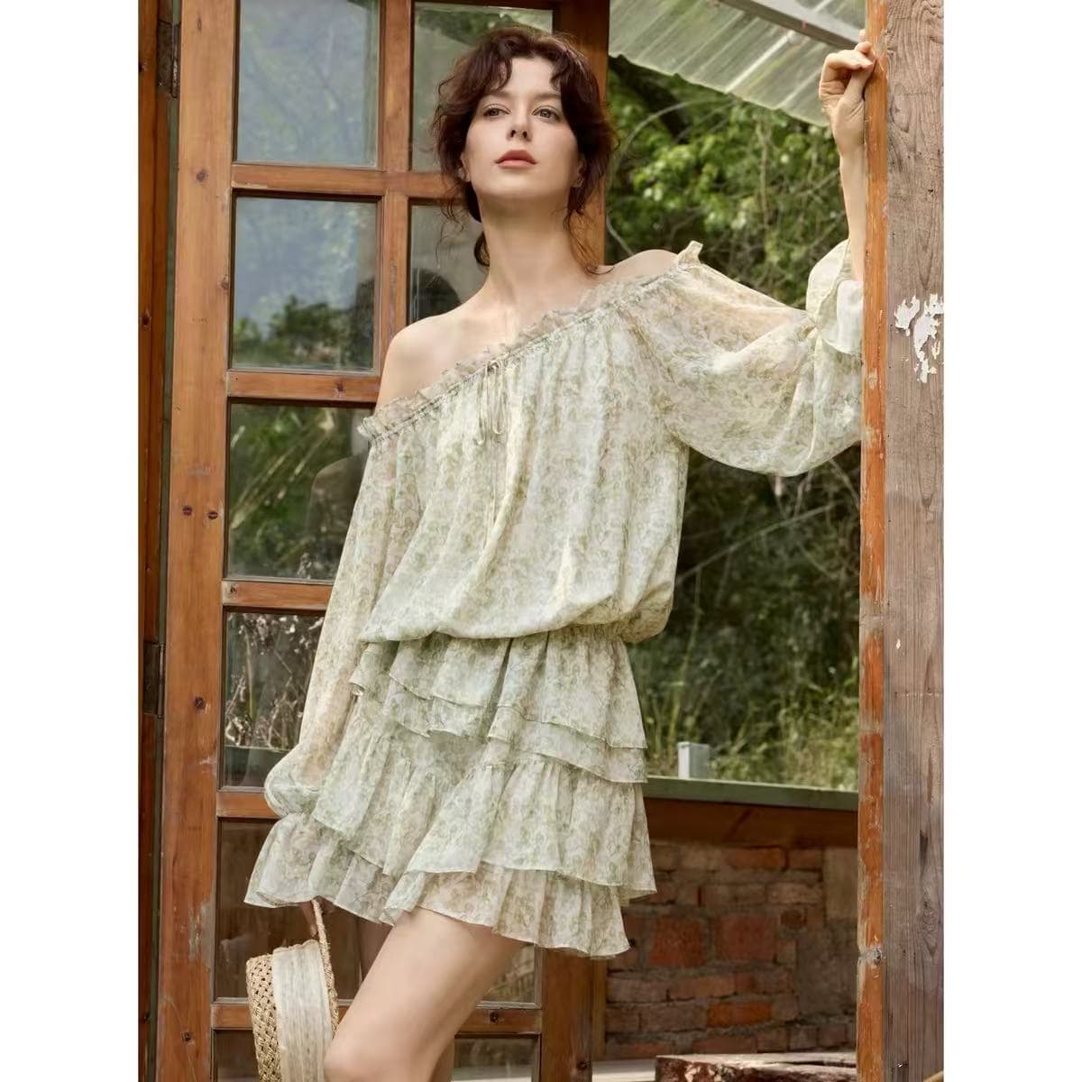 프랑스식 꽃무늬 쉬폰 톱 오프숄더 플러그 리 예 여성 셔츠 2026 여름 연꽃 잎 소매 허리 수축 셔츠 상세 이미지 2