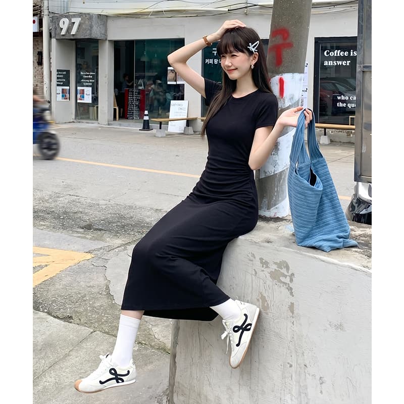 정가 실사 검정색 반팔 티셔츠 여성 드레스 여름 여름 시즌 고급 센스 품격 허리 수축 슬림해 보이는 루즈핏 롱 스커트 이미지 5