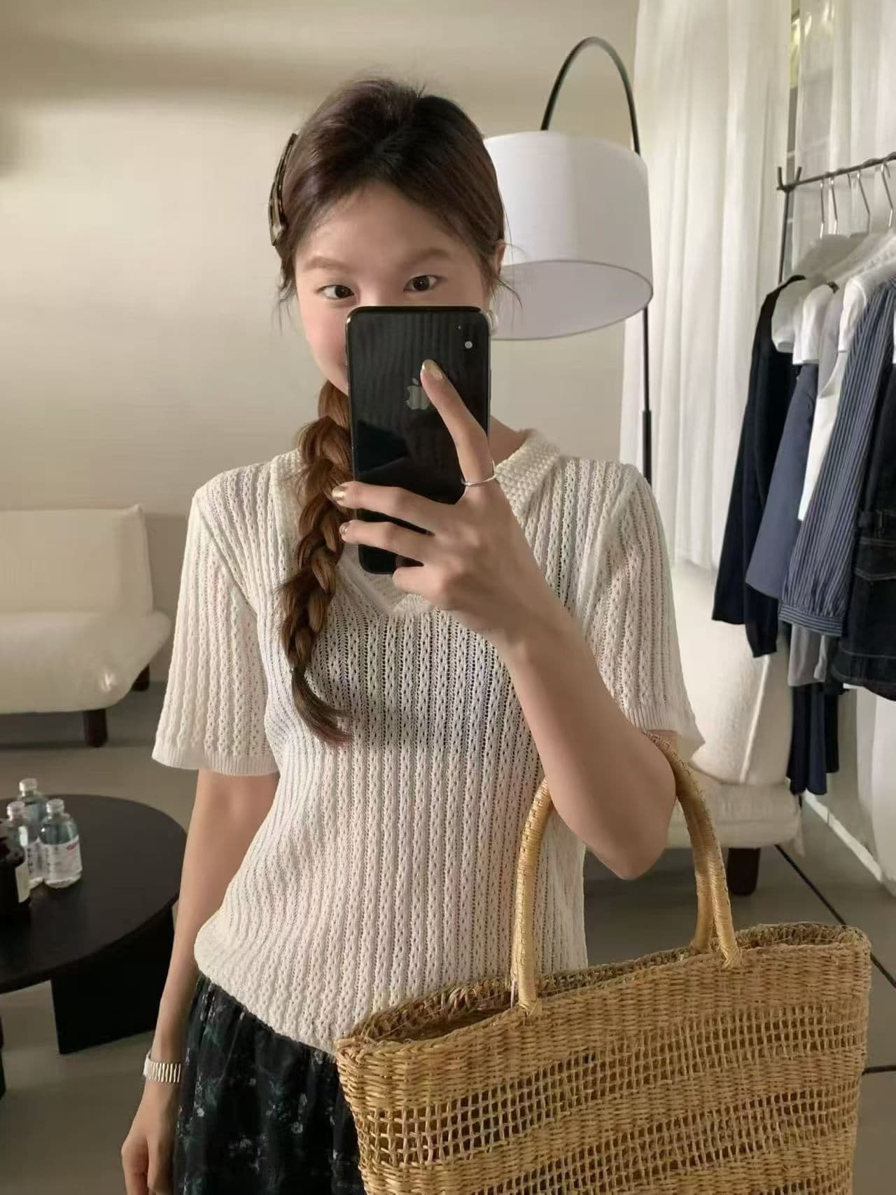 프랑스식 V넥 반팔 니트 스웨터 여성 2026 년 여름 루즈핏 슬림해 보이는 다용도 통기성 POLO 칼라 맨위 상세 이미지 14