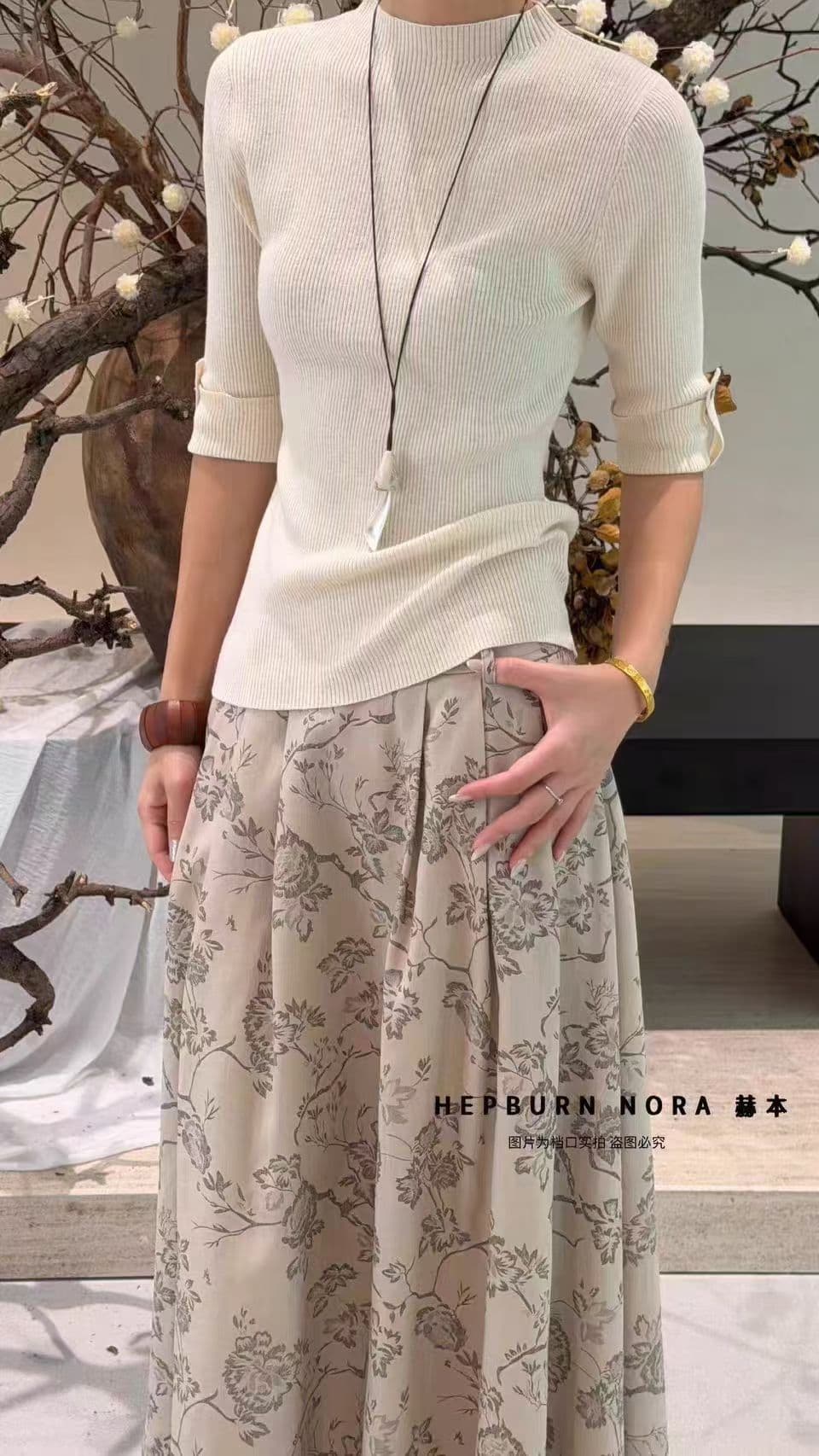 그는 벤 반하이넥 5 점 소매 짠 셔츠 여성 가을 프랑스식 신축성 몸매 가꾸기 슬림해 보이는 만나는 맨위 dj