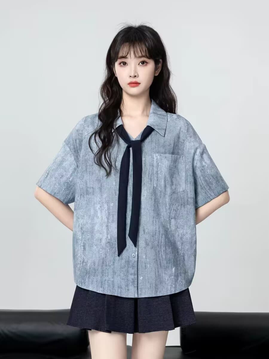 파란색 홀치기 염색 레이스업 반팔 여성 셔츠 여름 2026 여름 새로운 디자인 센스 루즈핏 POLO 칼라 셔츠 맨위 상세 이미지 3