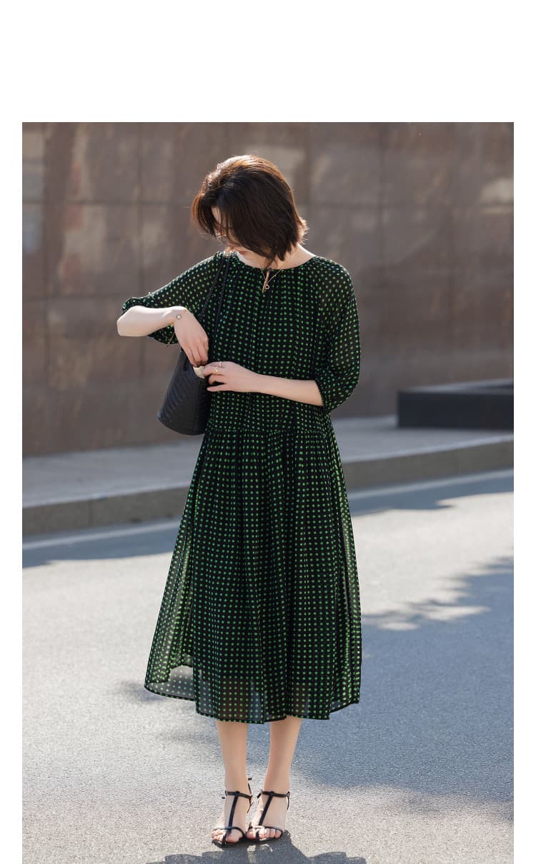 가벼움 휴일 여름 우아함 바람 펌프 Pleat 라운드 넥 도트 무늬 루즈핏 슬림해 보이는 숨기기 고기 여성 드레스 고급 센스 상세 이미지 26