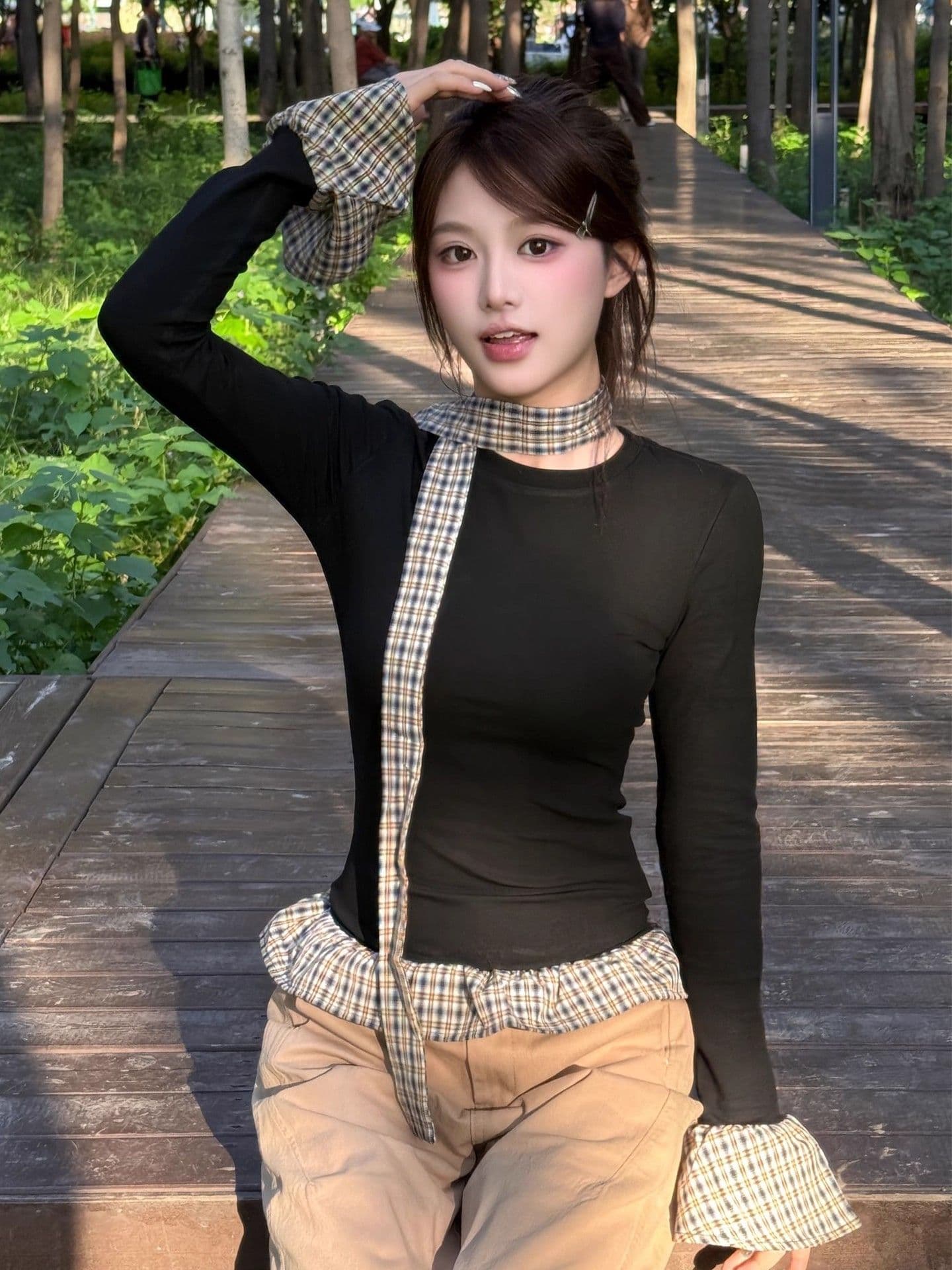 2026 년 조기 봄 가을 새로운 페이크 레이어드 체크무늬 패치워크 긴팔 티셔츠 여성 디자인 센스 인사이드 가져 가라. 기본 셔츠 맨위 상세 이미지 3