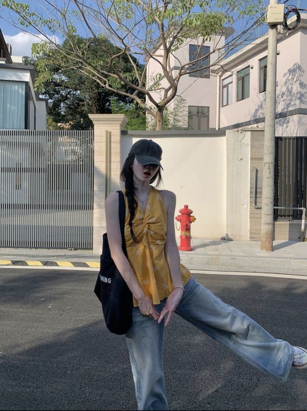 고급 V넥 비틀림 자수 행침 목 조끼 여성 가을 새로운 허리 수축 연령 감소 디자인 센스 품격 맨위 상세 이미지 8