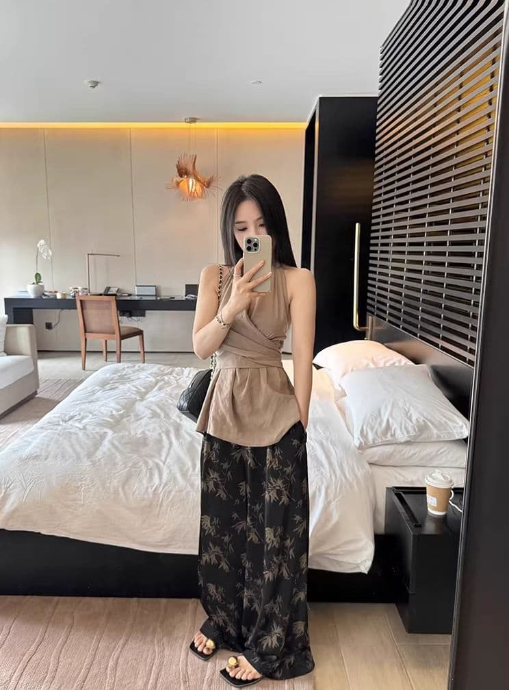 작은 샤넬 스타일 V넥 스트랩 허리 수축 조끼 여성 셔츠 여름 품격 행침 목 작은 셔츠 백리스 슬림해 보이는 민소매 맨위 상세 이미지 6