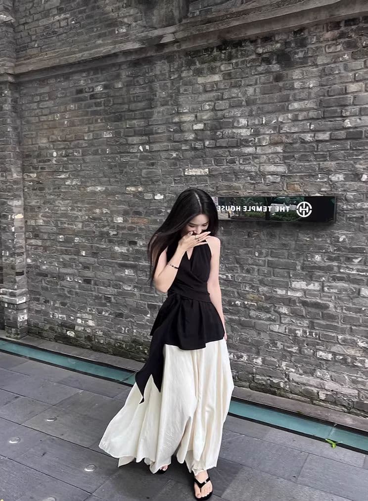 작은 샤넬 스타일 V넥 스트랩 허리 수축 조끼 여성 셔츠 여름 품격 행침 목 작은 셔츠 백리스 슬림해 보이는 민소매 맨위 상세 이미지 9