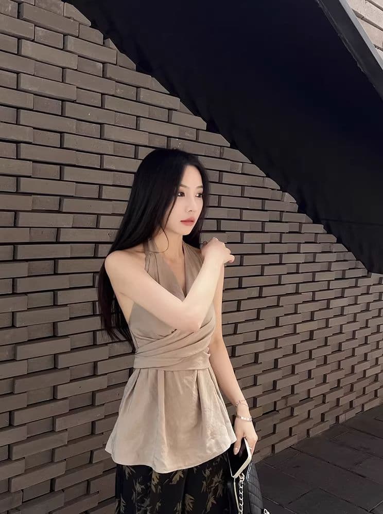 작은 샤넬 스타일 V넥 스트랩 허리 수축 조끼 여성 셔츠 여름 품격 행침 목 작은 셔츠 백리스 슬림해 보이는 민소매 맨위 상세 이미지 16