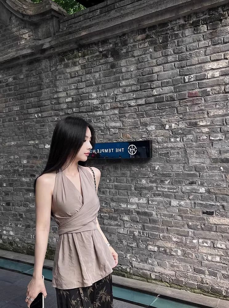 작은 샤넬 스타일 V넥 스트랩 허리 수축 조끼 여성 셔츠 여름 품격 행침 목 작은 셔츠 백리스 슬림해 보이는 민소매 맨위 상세 이미지 17