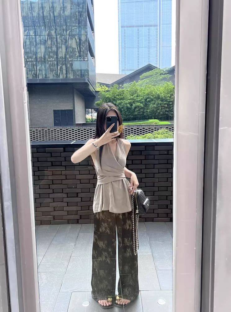 작은 샤넬 스타일 V넥 스트랩 허리 수축 조끼 여성 셔츠 여름 품격 행침 목 작은 셔츠 백리스 슬림해 보이는 민소매 맨위 상세 이미지 26