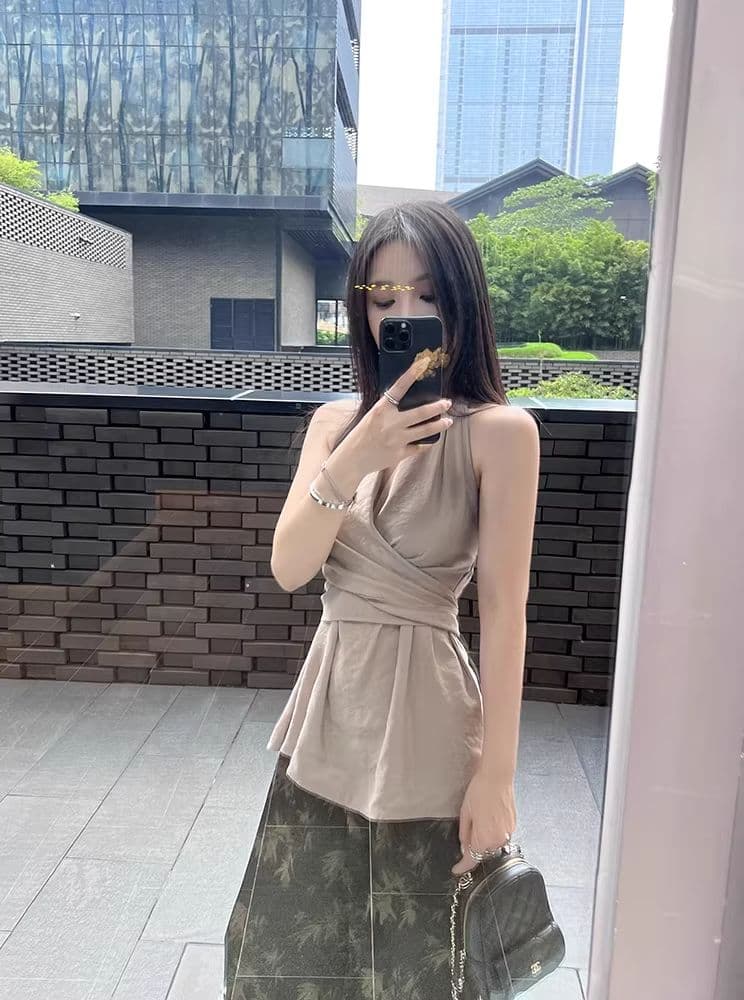 작은 샤넬 스타일 V넥 스트랩 허리 수축 조끼 여성 셔츠 여름 품격 행침 목 작은 셔츠 백리스 슬림해 보이는 민소매 맨위 상세 이미지 27