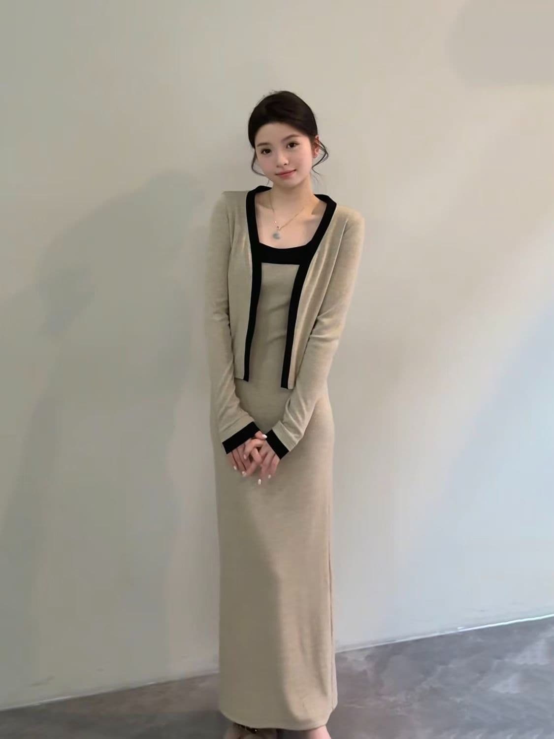 순수한 욕망 핫걸 배색 슬립 치마 세트 여성 가을 새로운 몸매 가꾸기 슬림해 보이는 슬립 드레스 쇼트 스타일 긴팔 오픈 가디건 상세 이미지 3