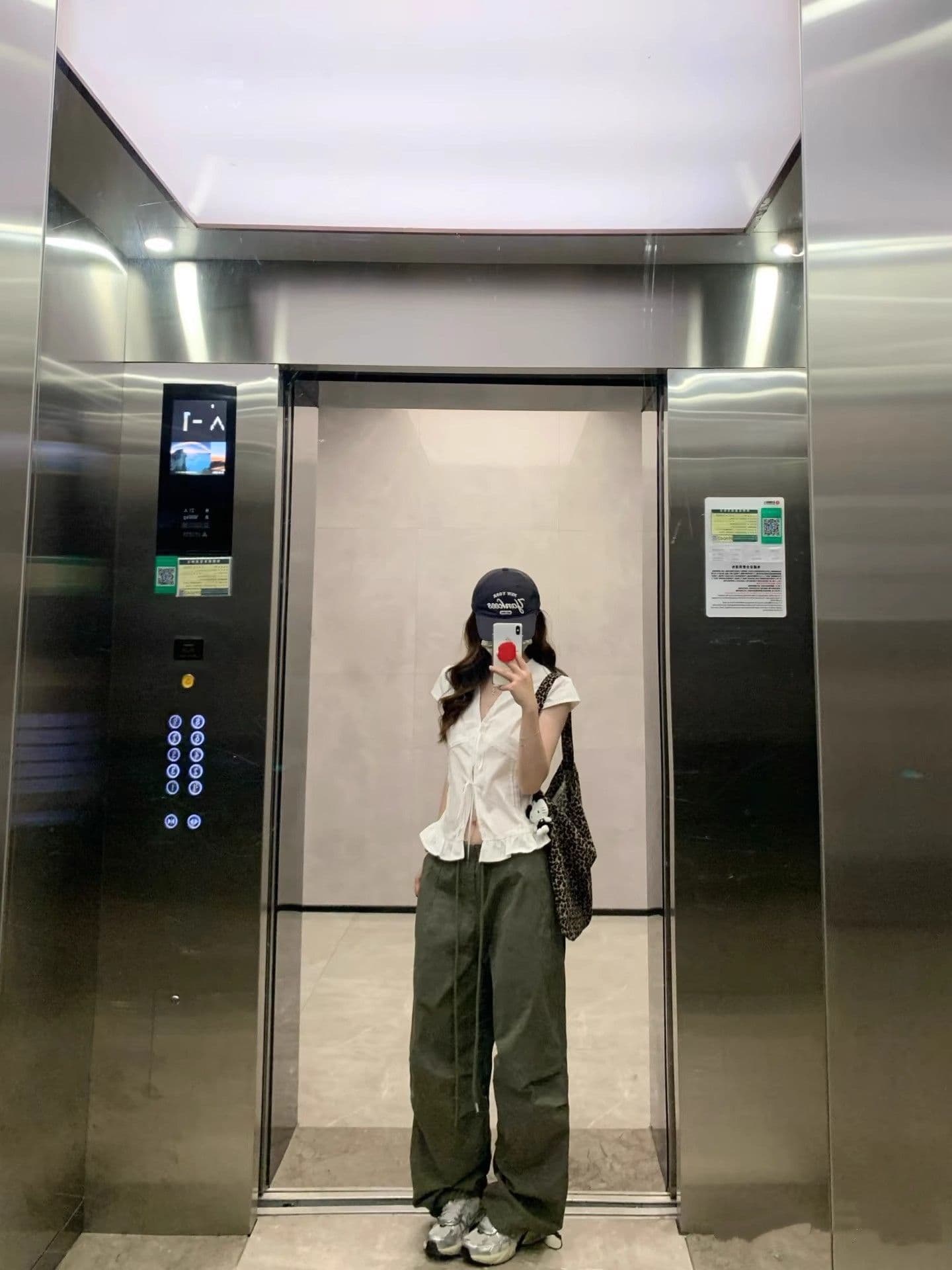 여름 작은 대중 디자인 센스 작은 셔츠 미니멀리즘 몸매 가꾸기 맨위 프랑스식 화이트 레이스 레이스 레이스업 반팔 여성 셔츠 상세 이미지 4