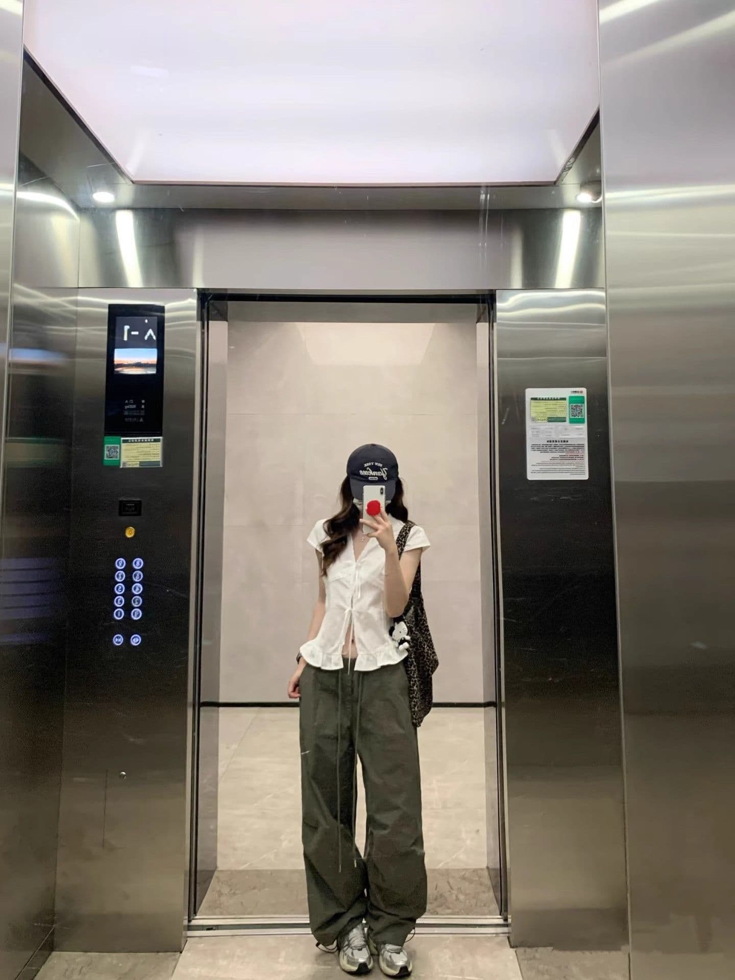 여름 작은 대중 디자인 센스 작은 셔츠 미니멀리즘 몸매 가꾸기 맨위 프랑스식 화이트 레이스 레이스 레이스업 반팔 여성 셔츠 상세 이미지 8